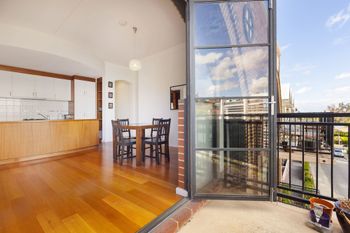 Stylish Inner City Apartment - Accommodation Nelson Bay 0