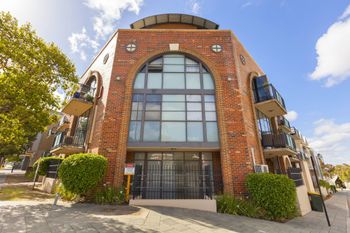 Stylish Inner City Apartment - Accommodation Nelson Bay 1