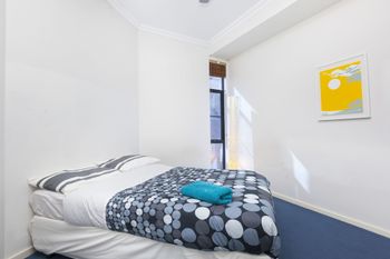 Stylish Inner City Apartment - Accommodation Nelson Bay 6