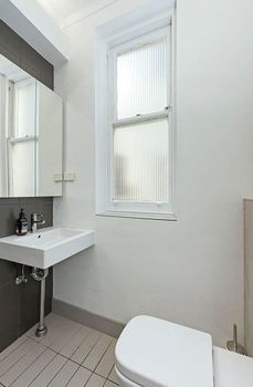 Spacious One Bedroom Heart Of Potts Point H333 - Accommodation Nelson Bay 3