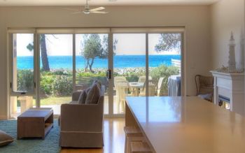 Noraville On The Beach - Accommodation Nelson Bay 2