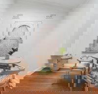 HomeHotel LuxuryHome 500m Crows Nest Shops - Nelson Bay Accommodation.com