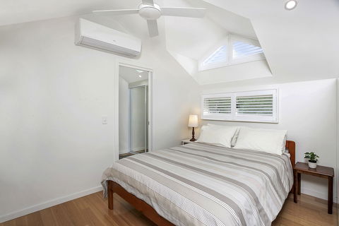 Private Garden Apartment Minutes Walk To Station NBN01 - Nelson Bay Accommodation.com 2