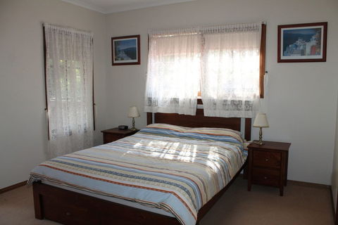 Surf Beach Family Friendly Home - Nelson Bay Accommodation.com 5