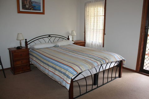 Surf Beach Family Friendly Home - Nelson Bay Accommodation.com 6