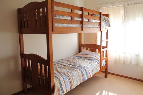 Surf Beach Family Friendly Home - Nelson Bay Accommodation.com 3