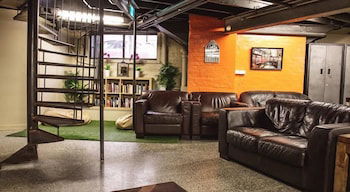 Mad Monkey Backpackers Bayswater - Accommodation Nelson Bay 2