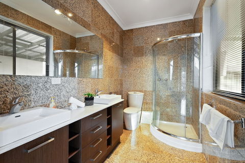 Villa De Marseilles - Melbourne - Accommodation Nelson Bay 2