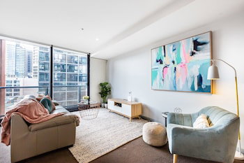 Ella, 1BDR Melbourne Apartment - Accommodation Nelson Bay 6