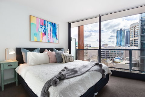Ella, 1BDR Melbourne Apartment - Accommodation Nelson Bay 3