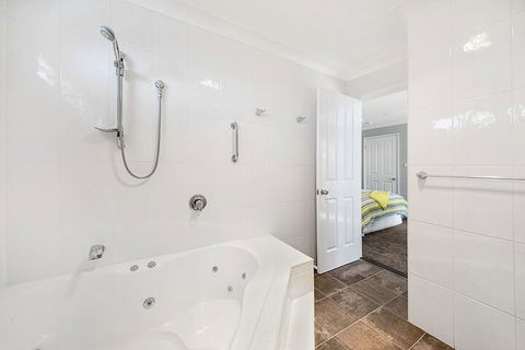 Forresters Beach Bed & Breakfast - Accommodation Nelson Bay 2