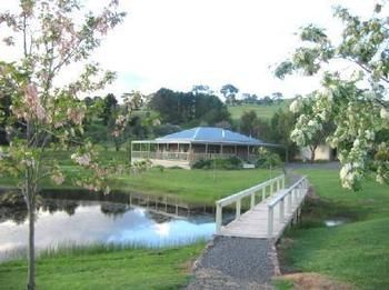 Buttercup Cottage & Private Apartment - Accommodation Nelson Bay 0