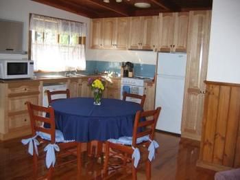 Buttercup Cottage & Private Apartment - Accommodation Nelson Bay 6