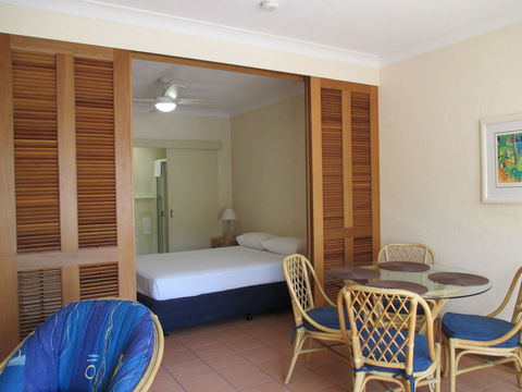 Royal Palm Villas Cairns - Accommodation Nelson Bay 5