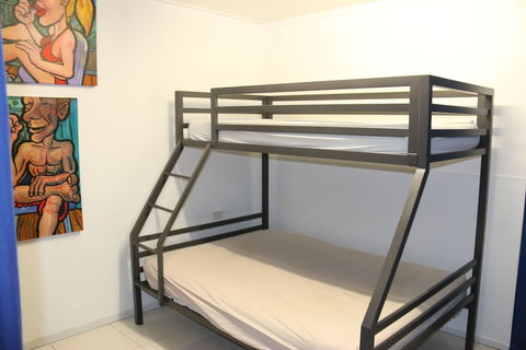 Waterfront Backpackers - Hostel - Accommodation Nelson Bay 2