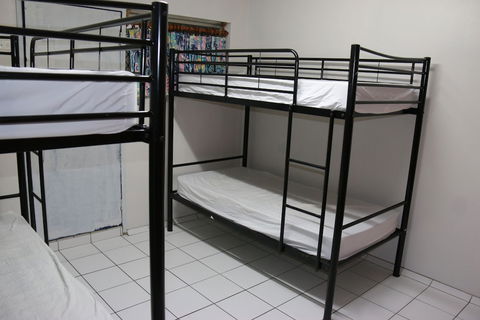 Waterfront Backpackers - Hostel - Accommodation Nelson Bay 1