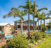 Captain's Quarters - Accommodation Nelson Bay