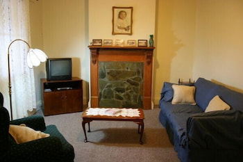 A Settler's Cottage - Accommodation Nelson Bay 2