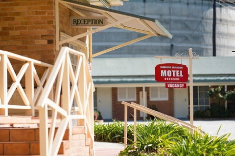 Commercial Golf Resort - Accommodation Nelson Bay 2