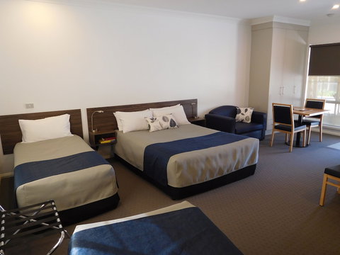 Commercial Golf Resort - Accommodation Nelson Bay 6