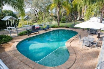 Commercial Golf Resort - Accommodation Nelson Bay 5