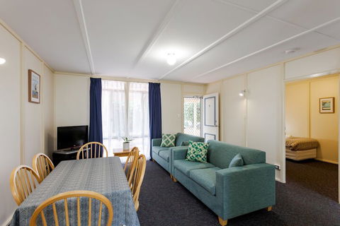 Park Avenue Holiday Units - Accommodation Nelson Bay 4