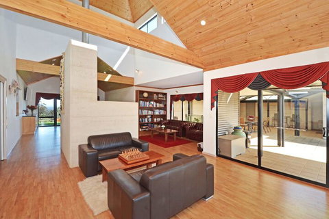 Sensational Heights Bed & Breakfast - Accommodation Nelson Bay 3