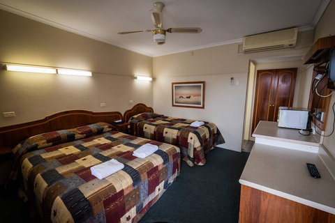 Ardeanal Motel West Wyalong - Accommodation Nelson Bay 5