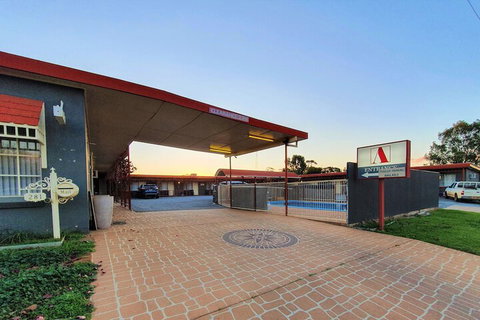 Ardeanal Motel West Wyalong - Accommodation Nelson Bay 1