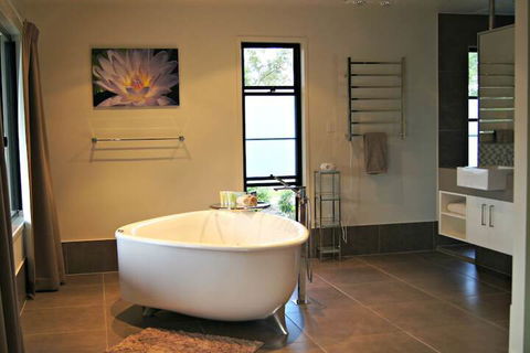 Melawondi Spring Retreat - Accommodation Nelson Bay 7