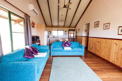 Misty Valley Country Cottages - Accommodation Nelson Bay 3