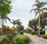 Lazy Acre Log Cabins - Accommodation Nelson Bay