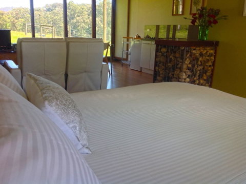 Valley Farm Vineyard Cottages - Accommodation Nelson Bay 3