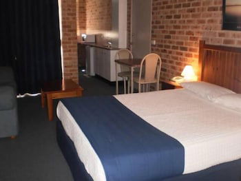 Lake Haven Motor Inn & Palms Restaurant - Accommodation Nelson Bay 4