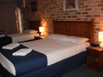 Lake Haven Motor Inn & Palms Restaurant - Accommodation Nelson Bay 6