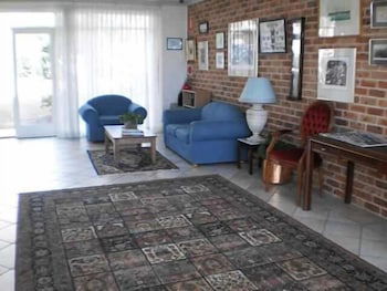 Lake Haven Motor Inn & Palms Restaurant - Accommodation Nelson Bay 3
