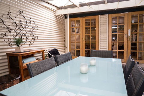 Wishing Well Cottage - Accommodation Nelson Bay 7