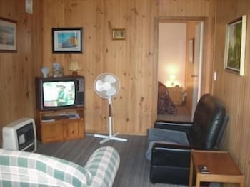 Apollo Bay Backpackers - Accommodation Nelson Bay 1