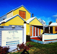 Rayville Boat Houses - Accommodation Nelson Bay