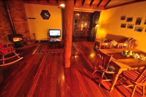 Clover Cottage Country Retreat - Accommodation Nelson Bay 6