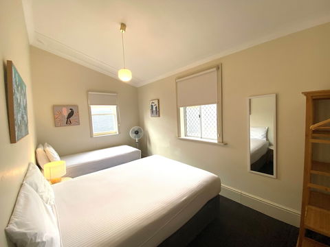 The Clifton & Grittleton Lodge - Accommodation Nelson Bay 6
