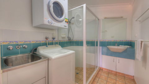 Dolphin Waters Tin Can Bay - Accommodation Nelson Bay 4