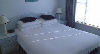 Breakers Apartments Mollymook - Accommodation Nelson Bay 4