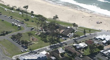 Breakers Apartments Mollymook - Accommodation Nelson Bay 0