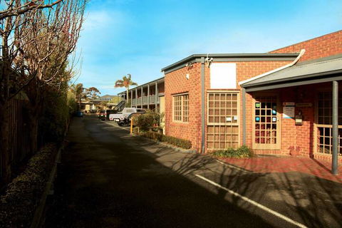 Admiral Motor Inn - Accommodation Nelson Bay 1