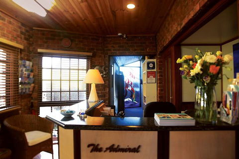 Admiral Motor Inn - Accommodation Nelson Bay 2