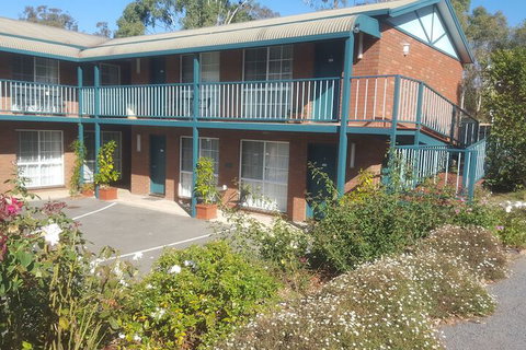 Hepburn Springs Motor Inn - Accommodation Nelson Bay 2