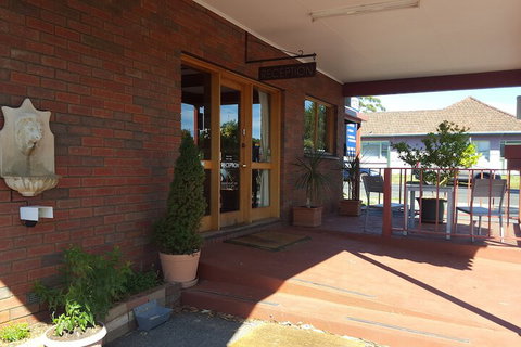 Hepburn Springs Motor Inn - Accommodation Nelson Bay 1