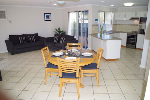 Kalbarri Blue Ocean Villas - Accommodation Nelson Bay 6