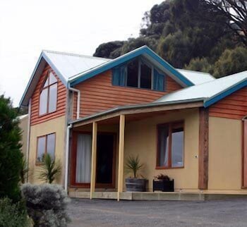 Eastern Reef Cottages - Accommodation Nelson Bay 1